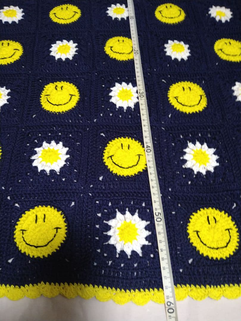 グラニースクエア ブランケット モチーフスマイルティシュカバー にこちゃん手編み