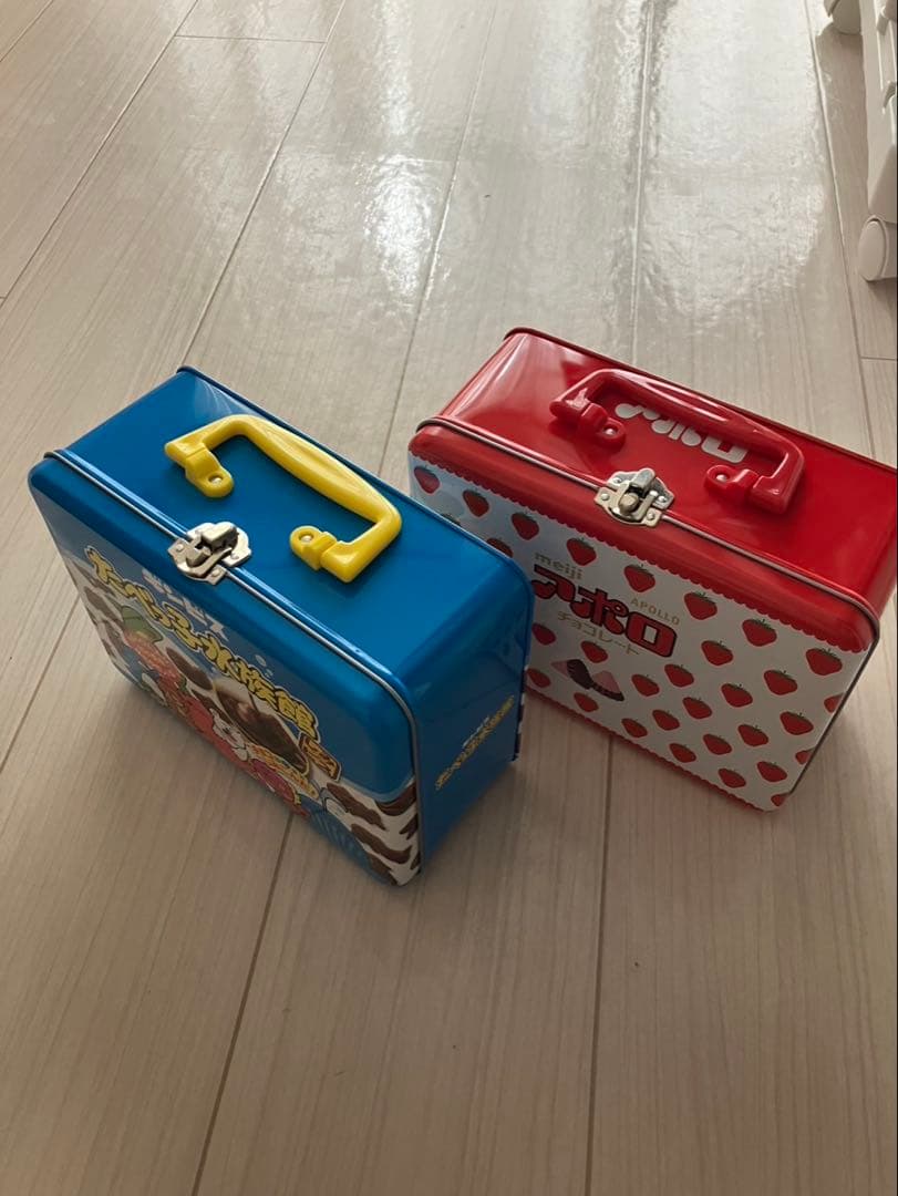 コンテナbox 多数　ピザポテト　しみチョコ　取って付き　トランク　ロッカー