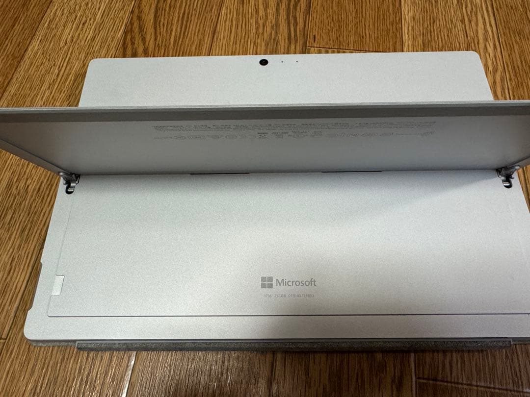 Microsoft Surface Pro 5 タイプカバー付き