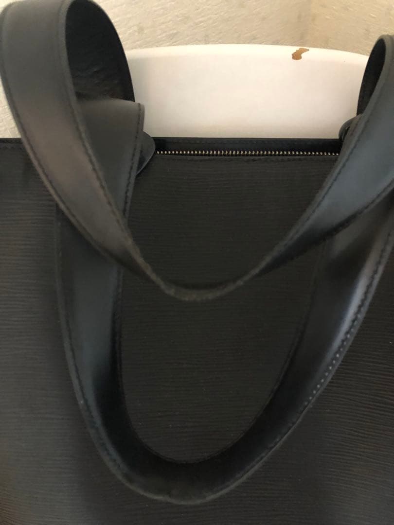 エピレザー ブラック トートバッグ LV