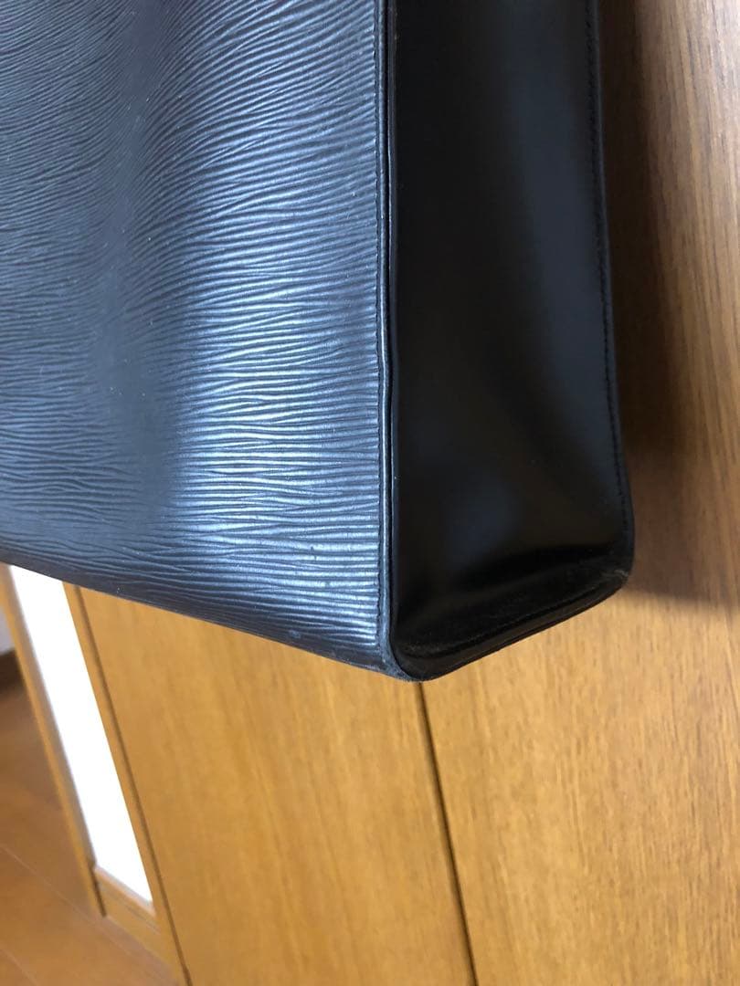 エピレザー ブラック トートバッグ LV