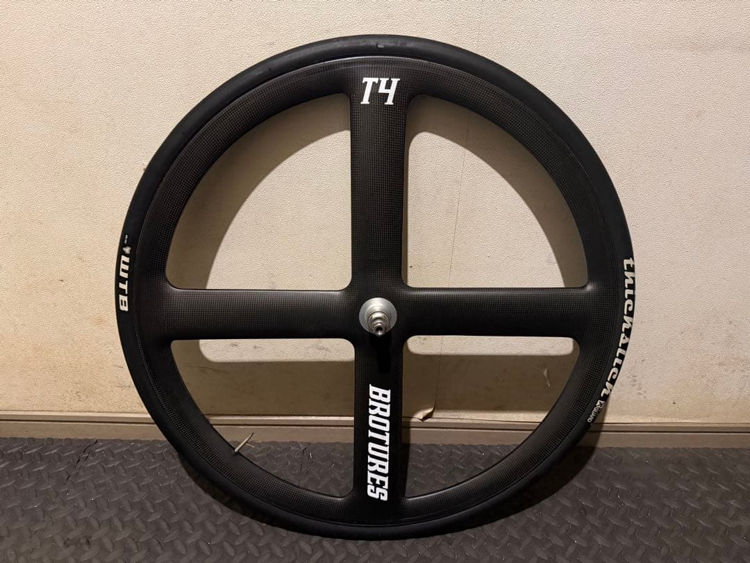 フロント用　BROTURES T4 カーボンホイール