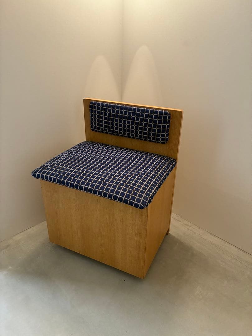 レトロポップ　北欧　ビンテージ　スツール　収納付き椅子　アノニマス