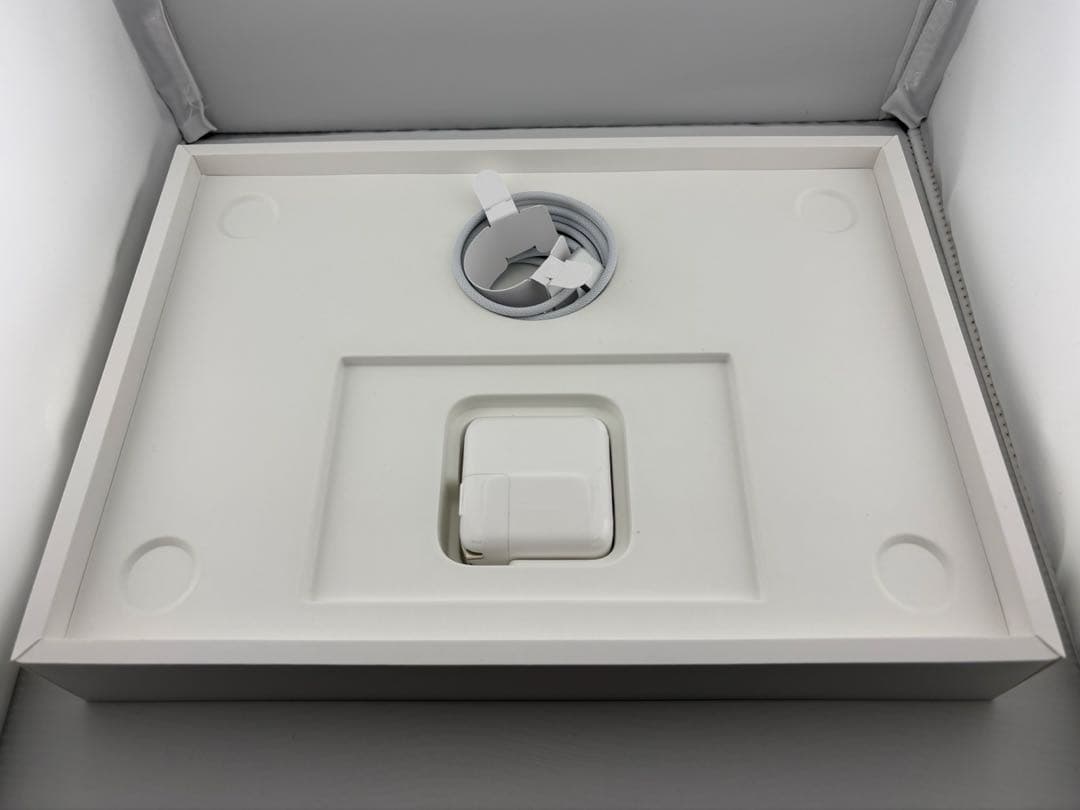 早い者勝ち！ Apple MacBook 13インチ シルバー 本体