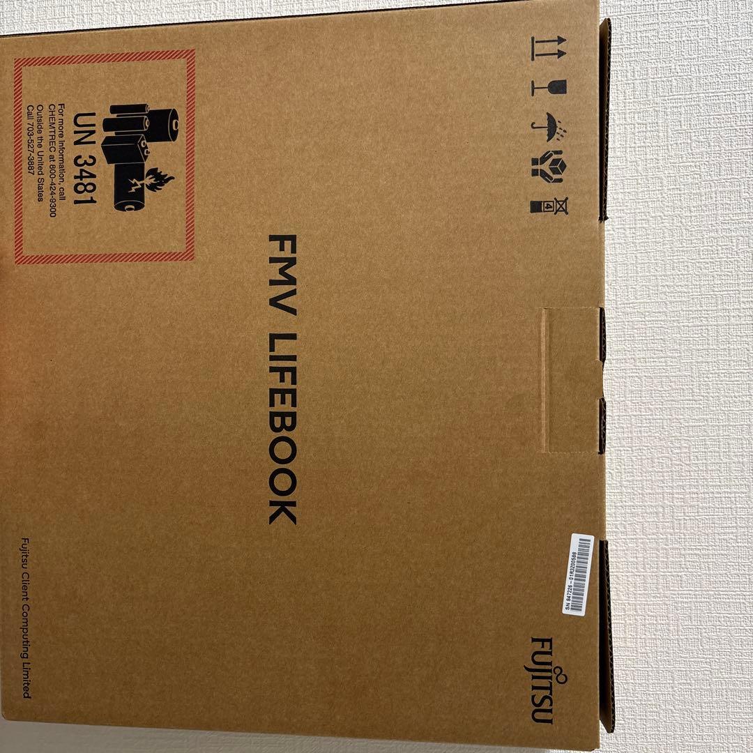 富士通製ノートパソコン「FMVA51HSN」シルバー