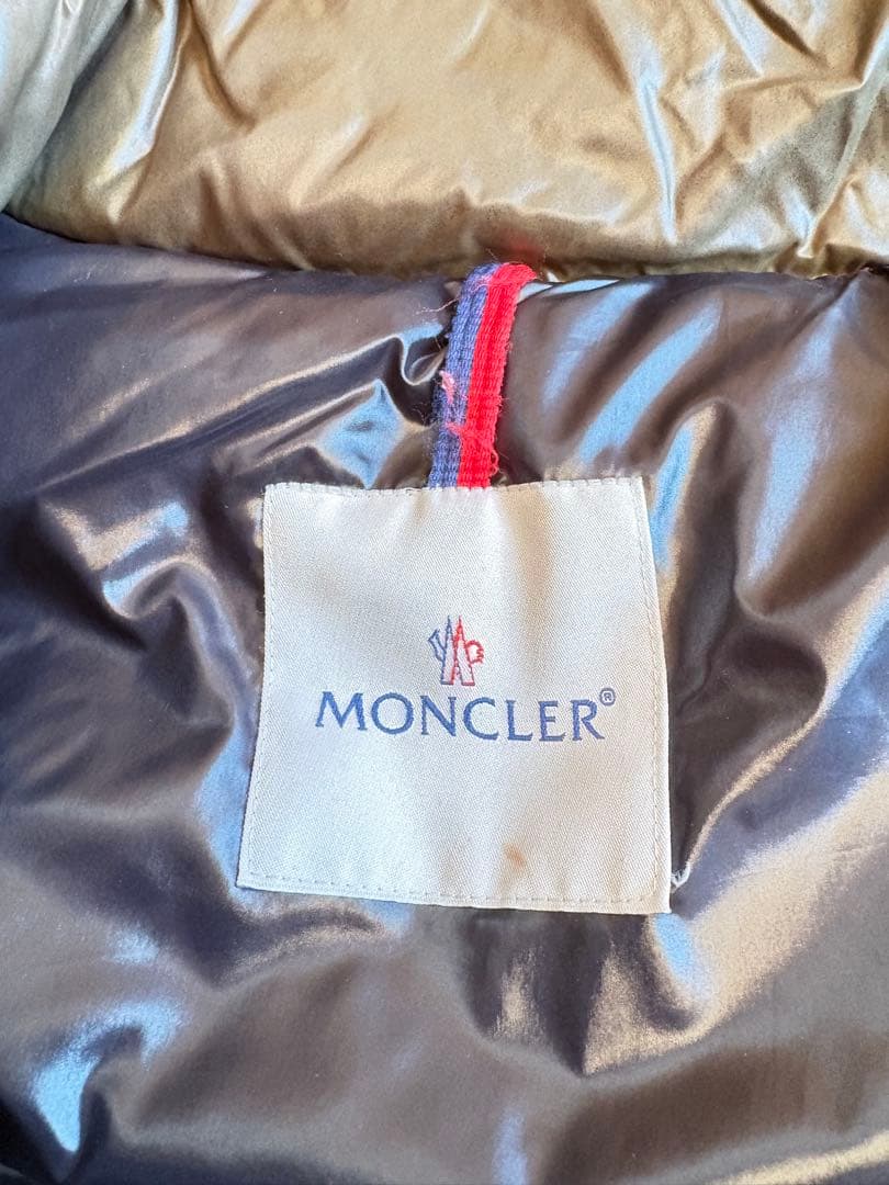 き*ん様 MONCLER　モンクレール　ダウンベスト　カーキ　0