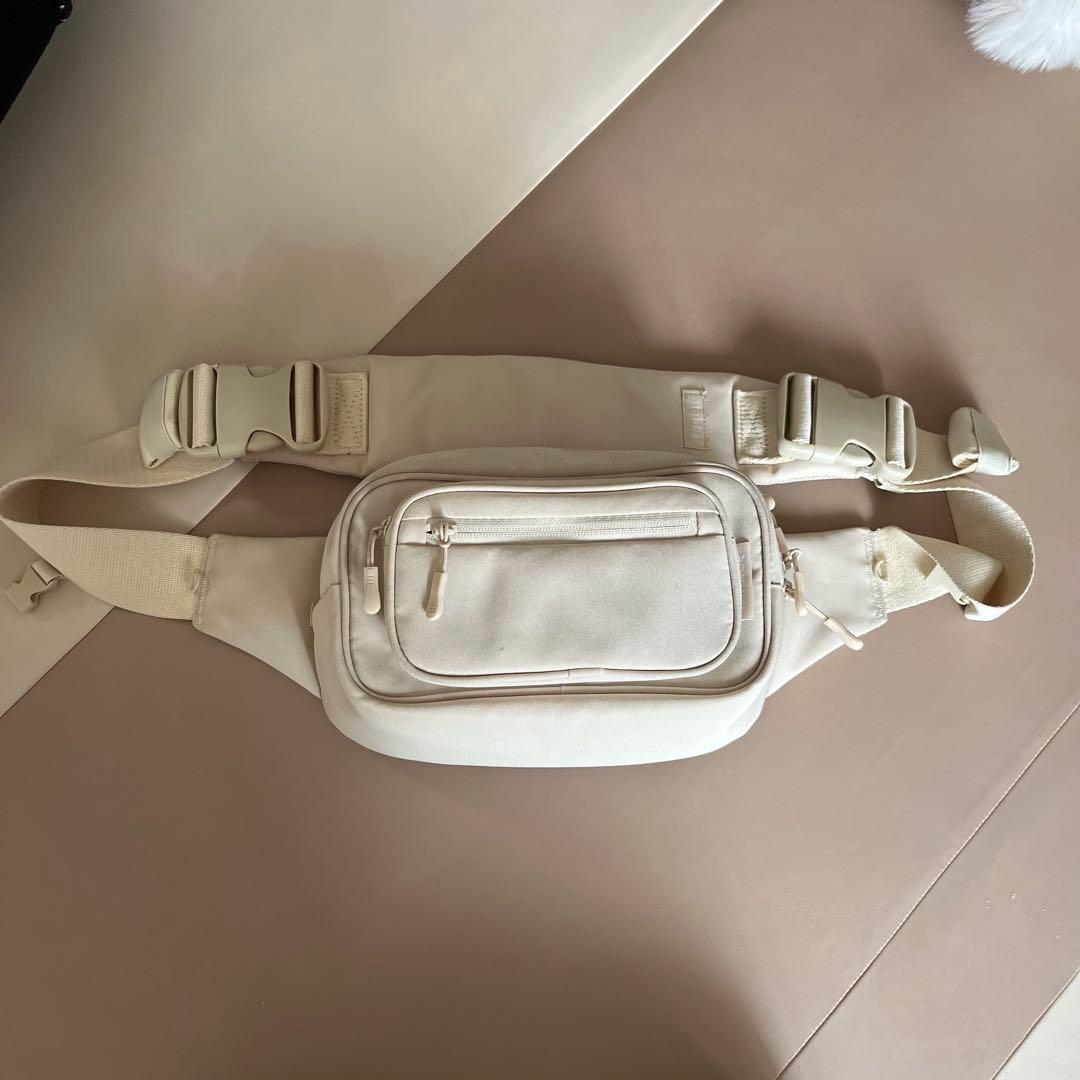 Pomulu 2wayヒップシート　アイボリー　ホワイト　新型