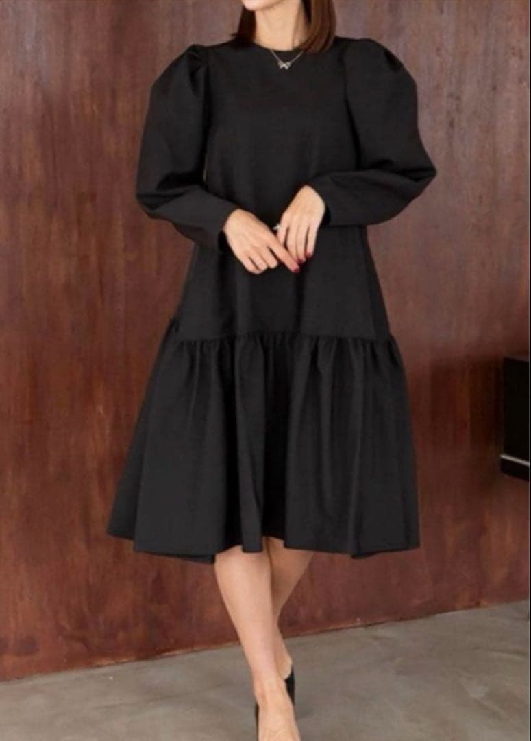 TREFLE +1 トレフルプラスワン　 レディワンピース　フリル　パフスリーブ