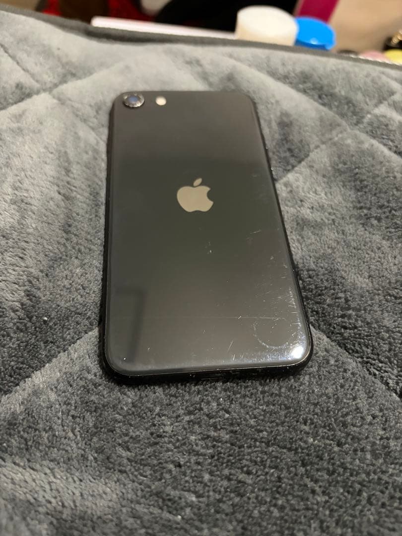 iPhoneSEブラック 本体