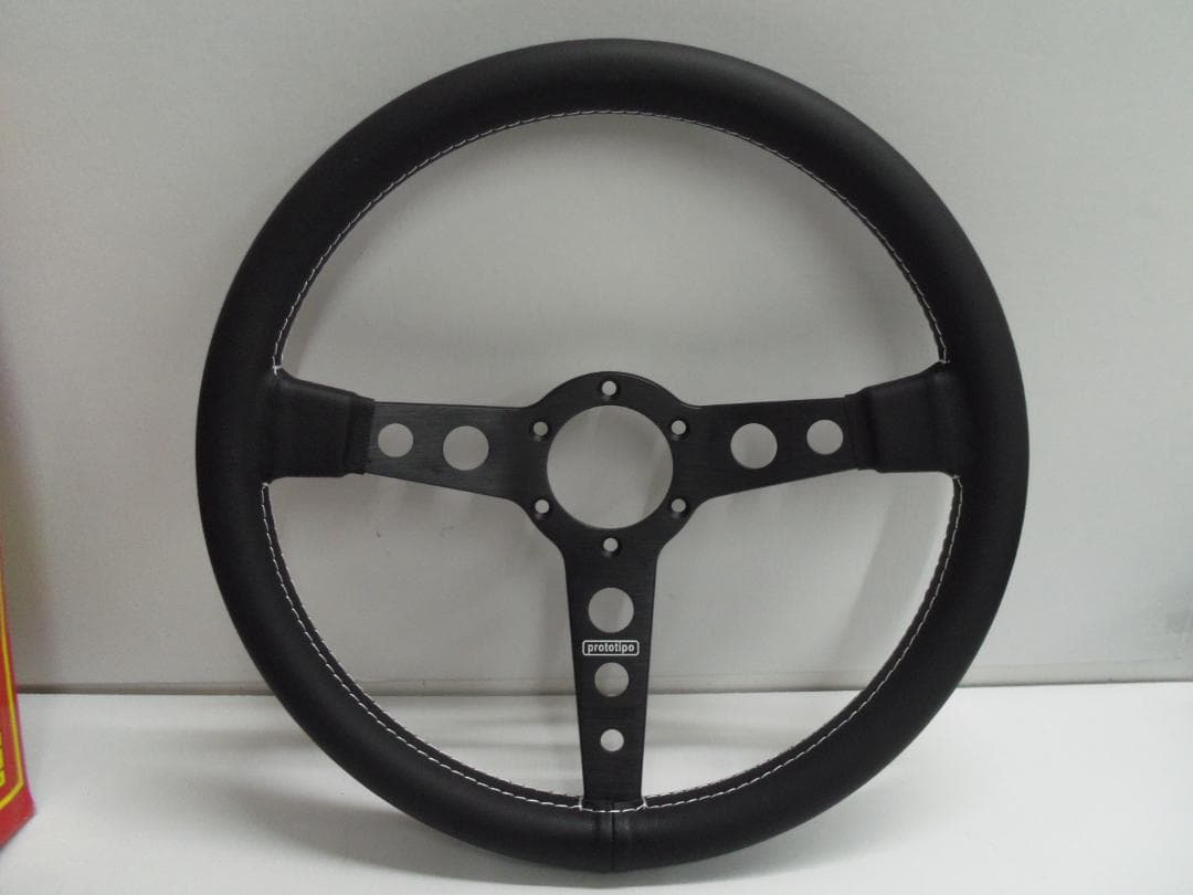 【未使用】momo プロトタイプ ステアリング ZHC-SWM002BK