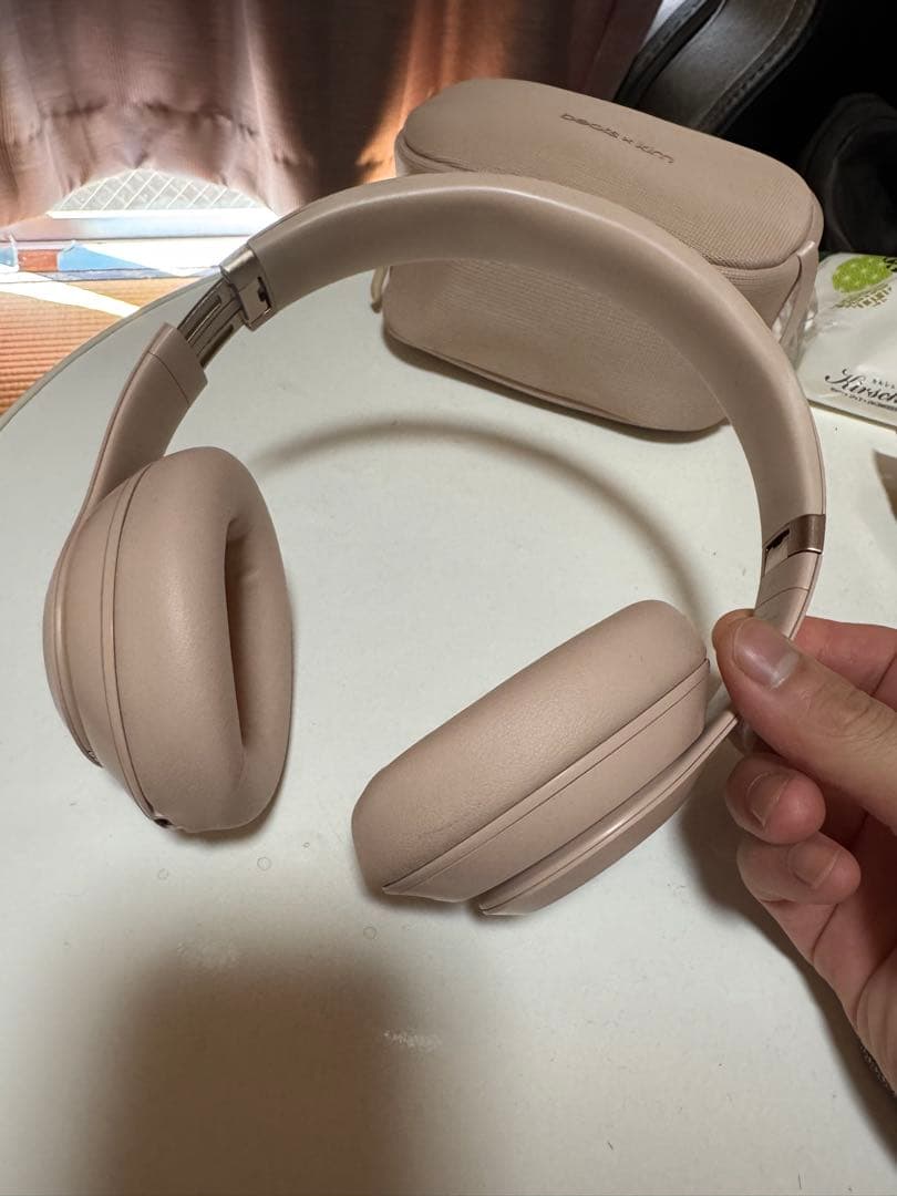 Beats studio pro キムカーダシアン