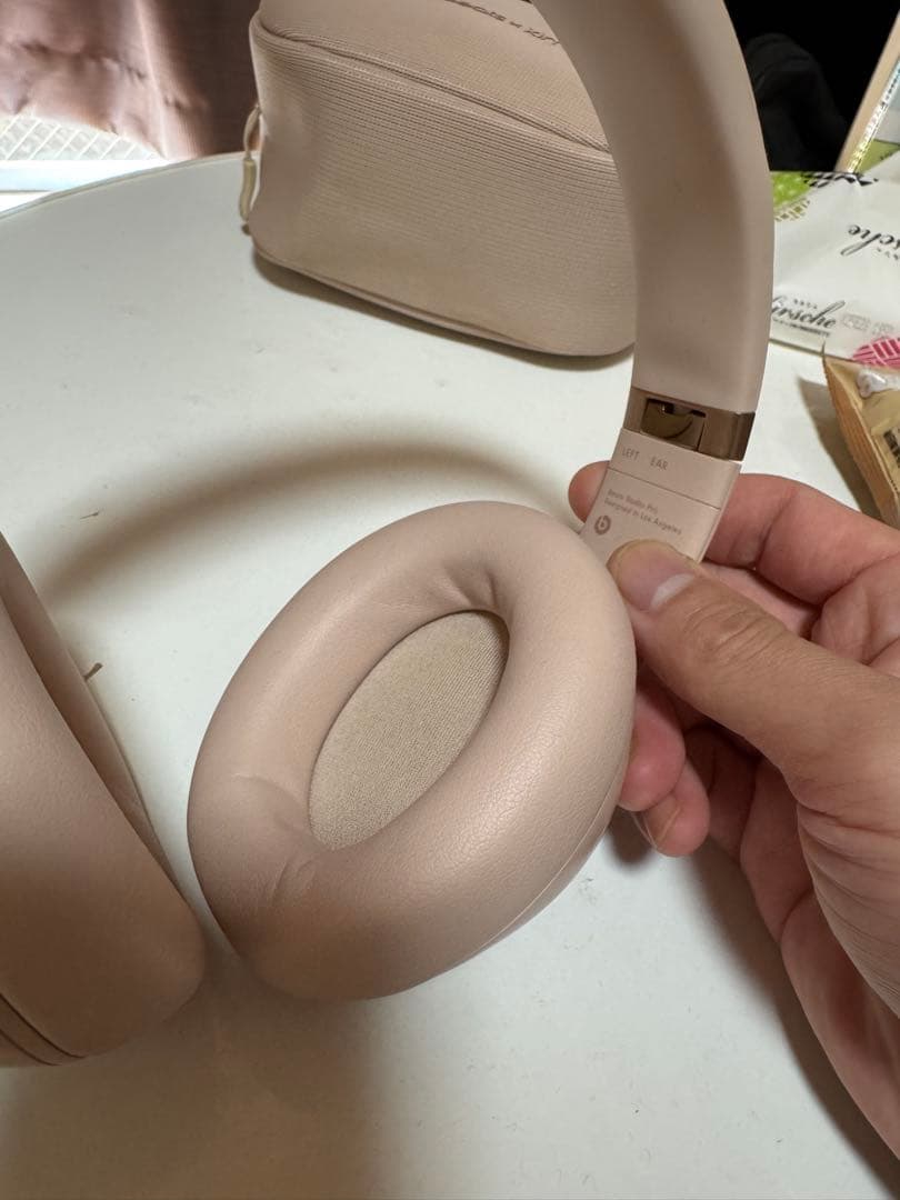 Beats studio pro キムカーダシアン