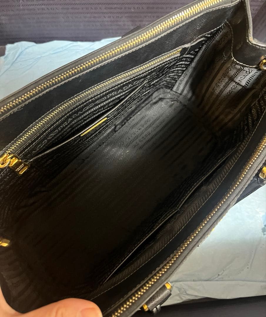 PRADA ブラック レザー サピアノ BN2274