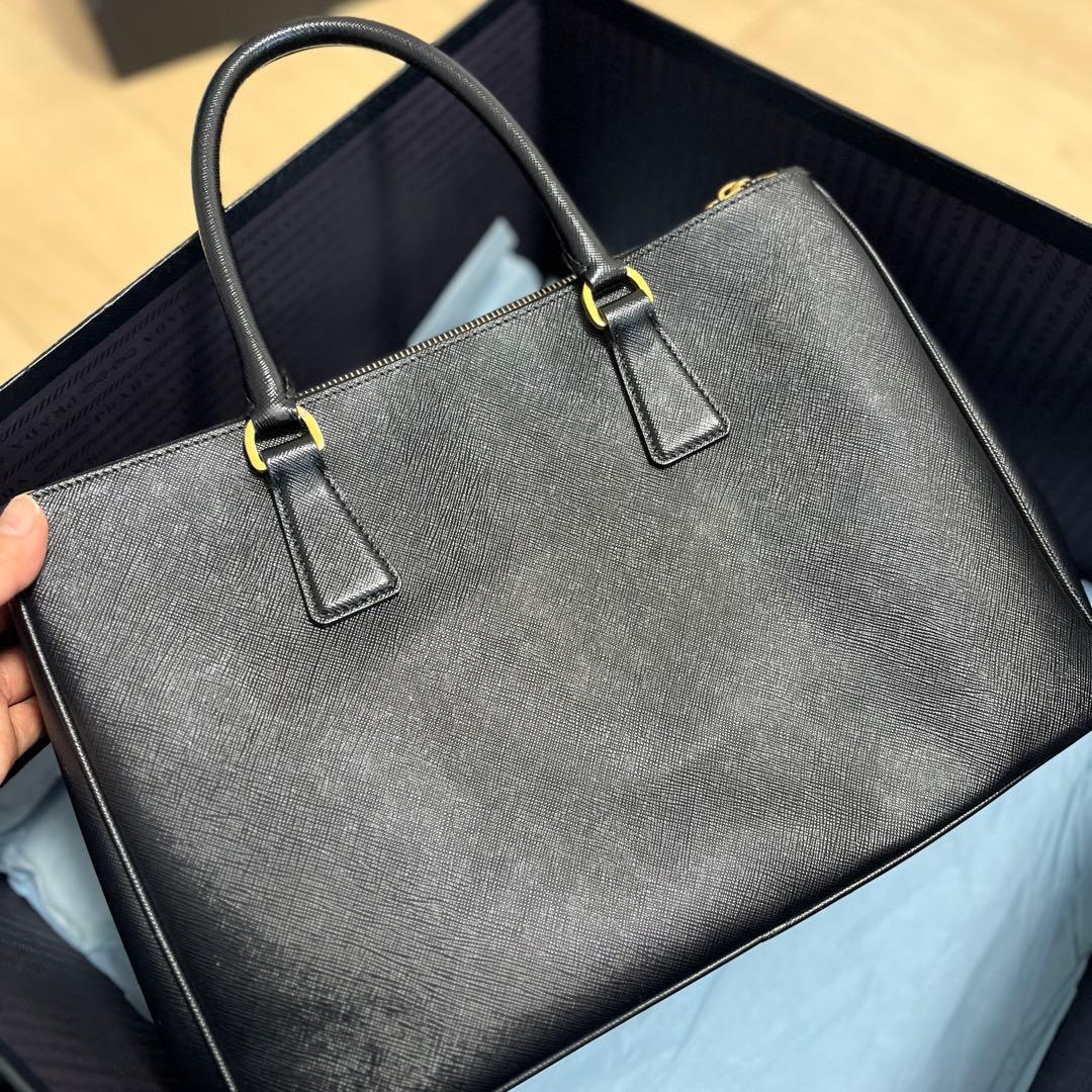 PRADA ブラック レザー サピアノ BN2274