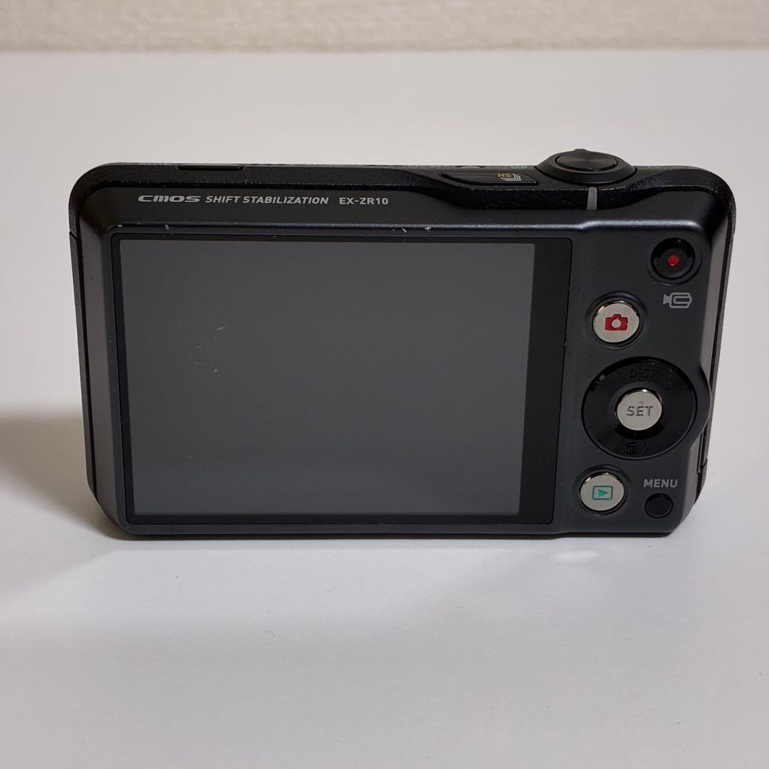 CASIO EXILIM EX-ZR10　カシオ エクシリム デジカメ シルバー