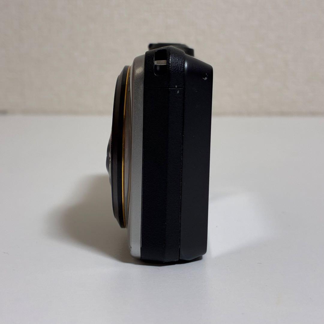 CASIO EXILIM EX-ZR10　カシオ エクシリム デジカメ シルバー