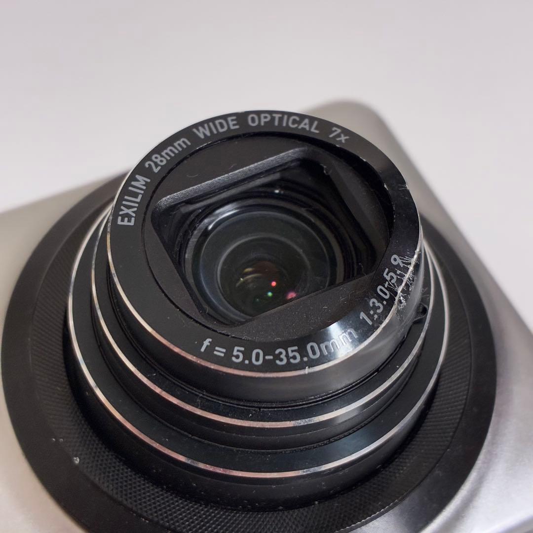 CASIO EXILIM EX-ZR10　カシオ エクシリム デジカメ シルバー