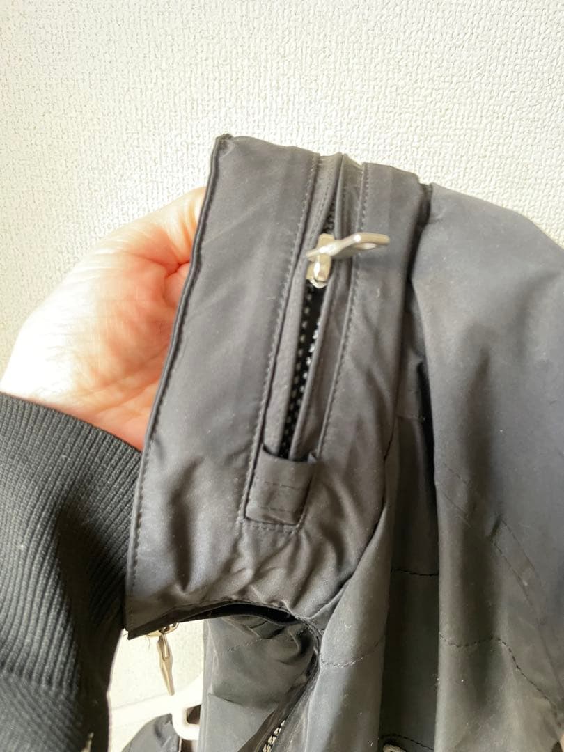 【未使用】PAPAS ベスト　フード付き