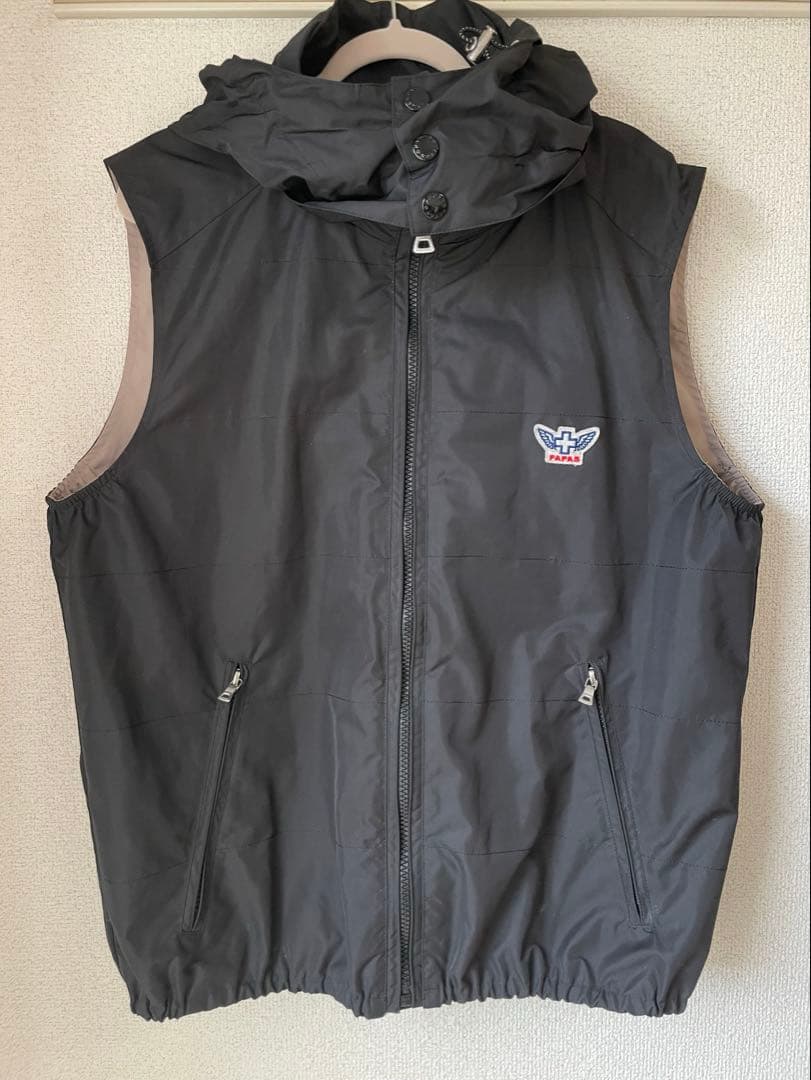 【未使用】PAPAS ベスト　フード付き