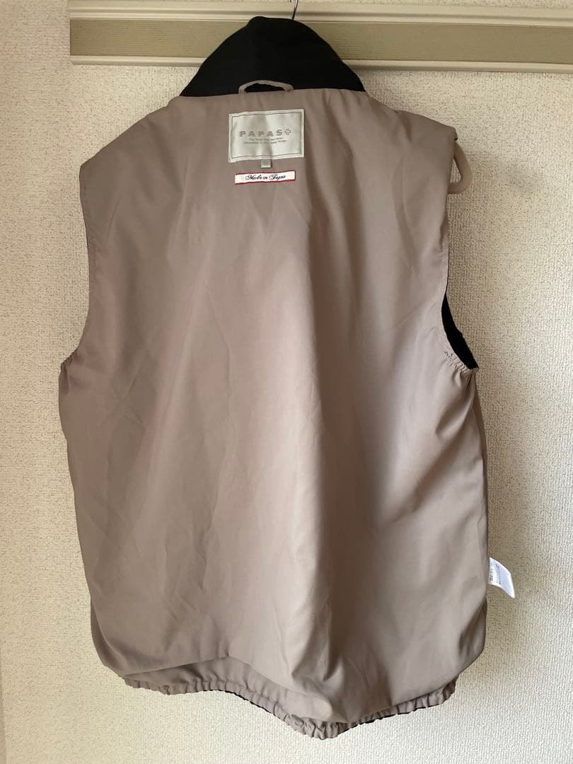 【未使用】PAPAS ベスト　フード付き