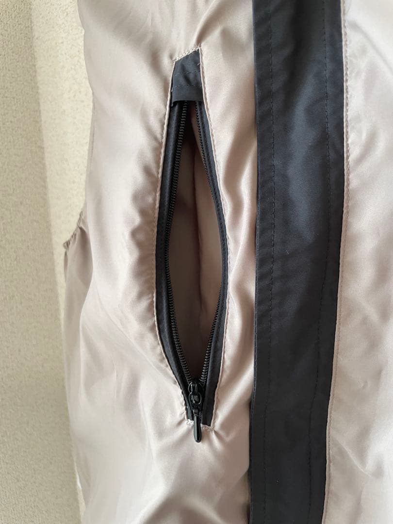 【未使用】PAPAS ベスト　フード付き