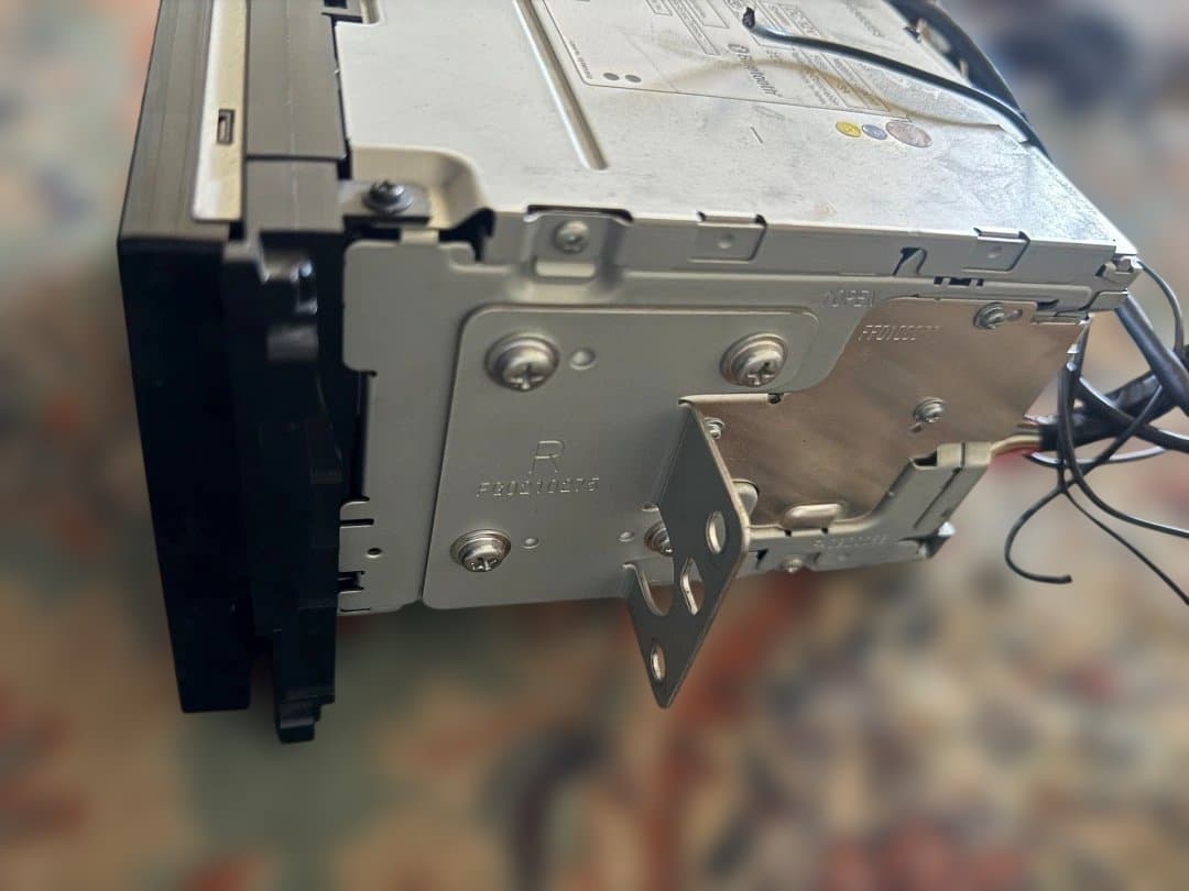 本物のニッサンMM513D-Lカーナビゲーションシステム