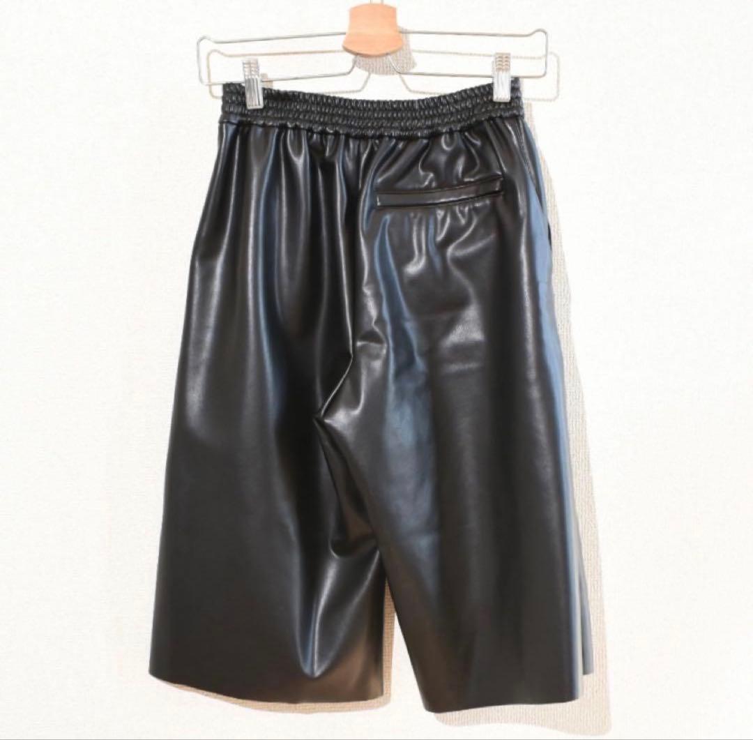 【HYKE/ハイク】FAUX LEATHER SHORTS レザーショートパンツ