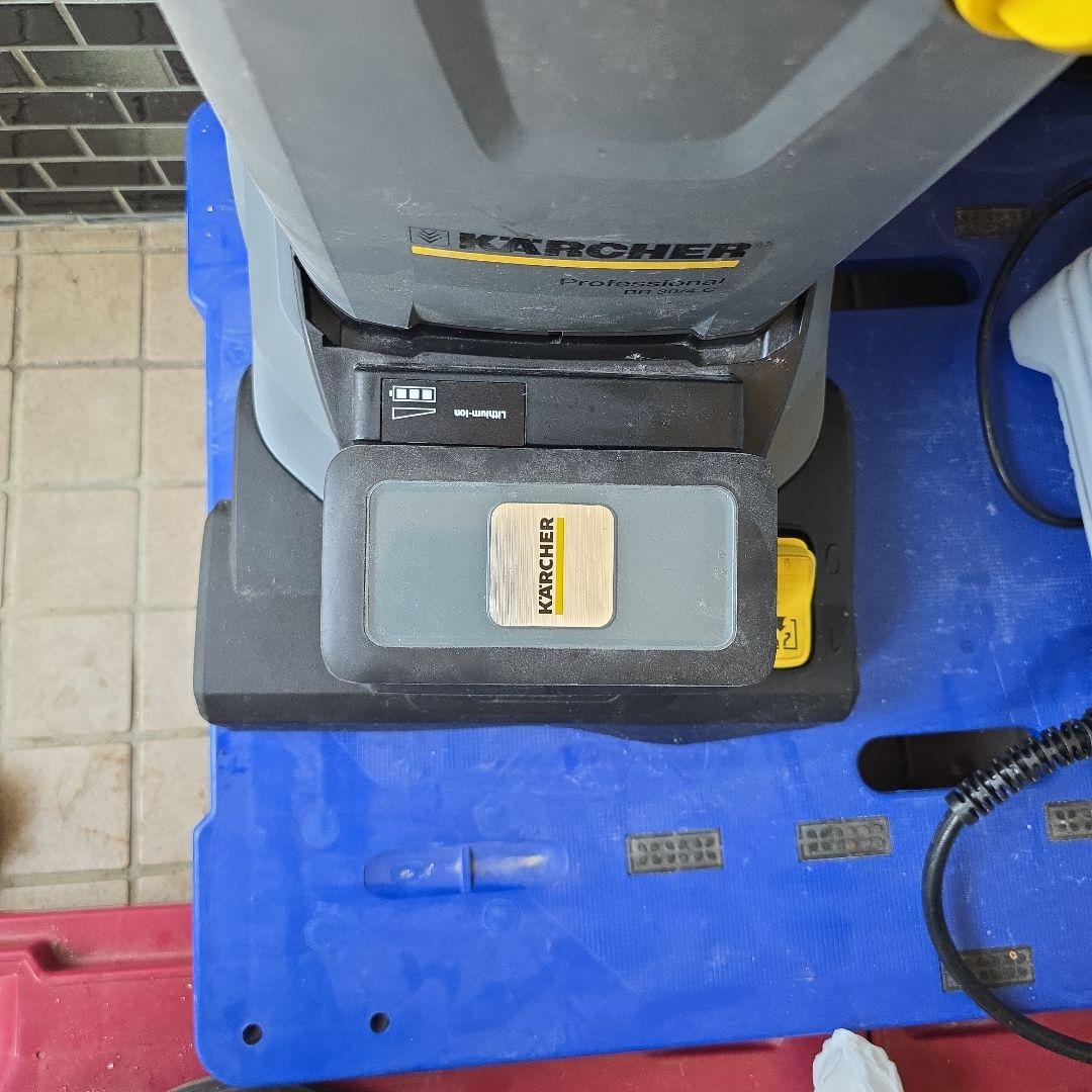 早いもの勝ち ケルヒャー業務用床洗浄機　BR30/4C BP, 動作確認済