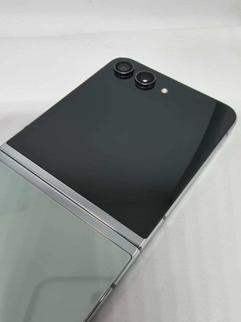 国内版！Samsung Galaxy Z Flip5 本体 SCG23 ミント