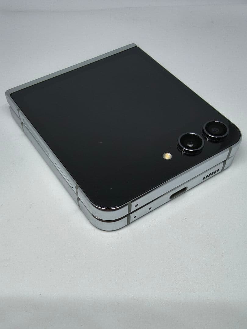 国内版！Samsung Galaxy Z Flip5 本体 SCG23 ミント