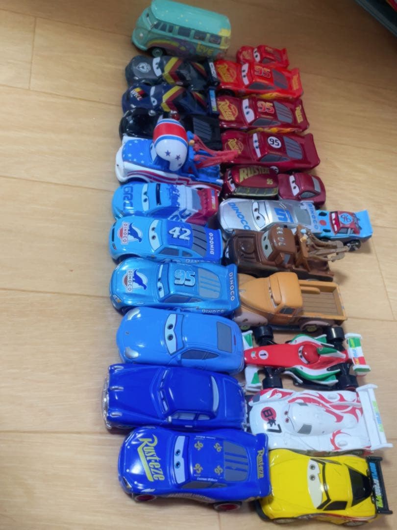 み*る様 カーズトミカとカーズ ミニカー24台セット