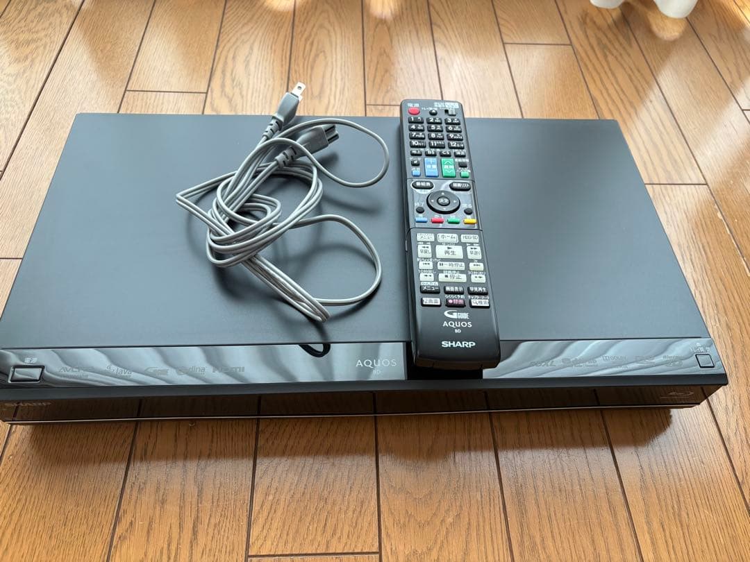 【とても美品】シャープ Blu-rayレコーダー　BD-S570 純正リモコン