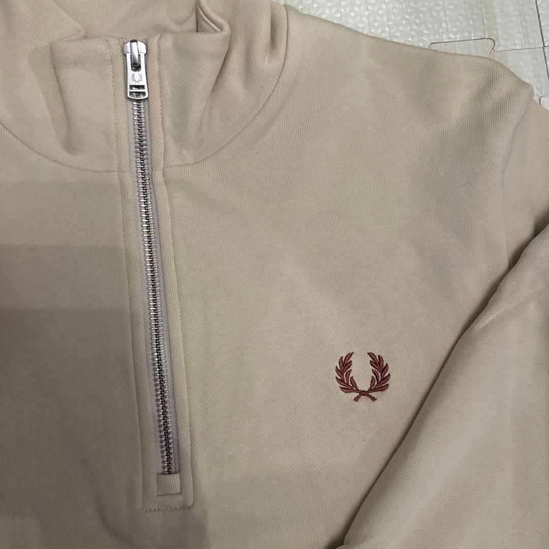 【最終値引き】FRED PERRY ベージュ ハーフジップ トレーナー