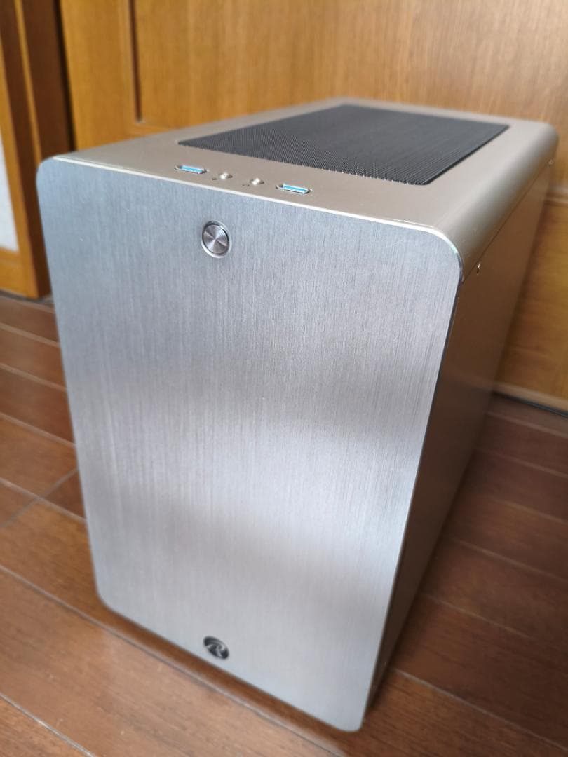 ミニタワーPC Core i7 9700K / DDR4 16GB