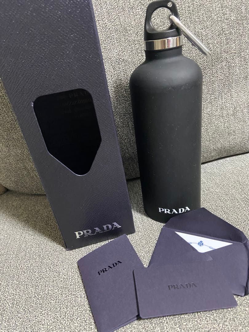 PRADA タンブラー ブラック