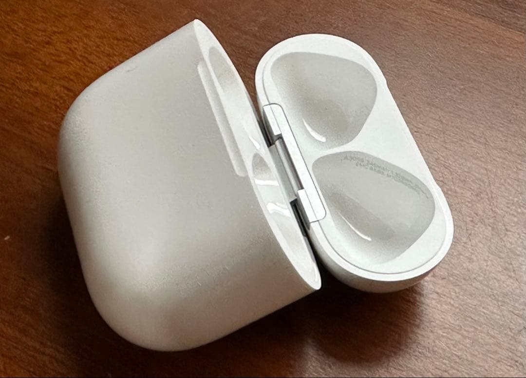 AirPods4充電ケース付き