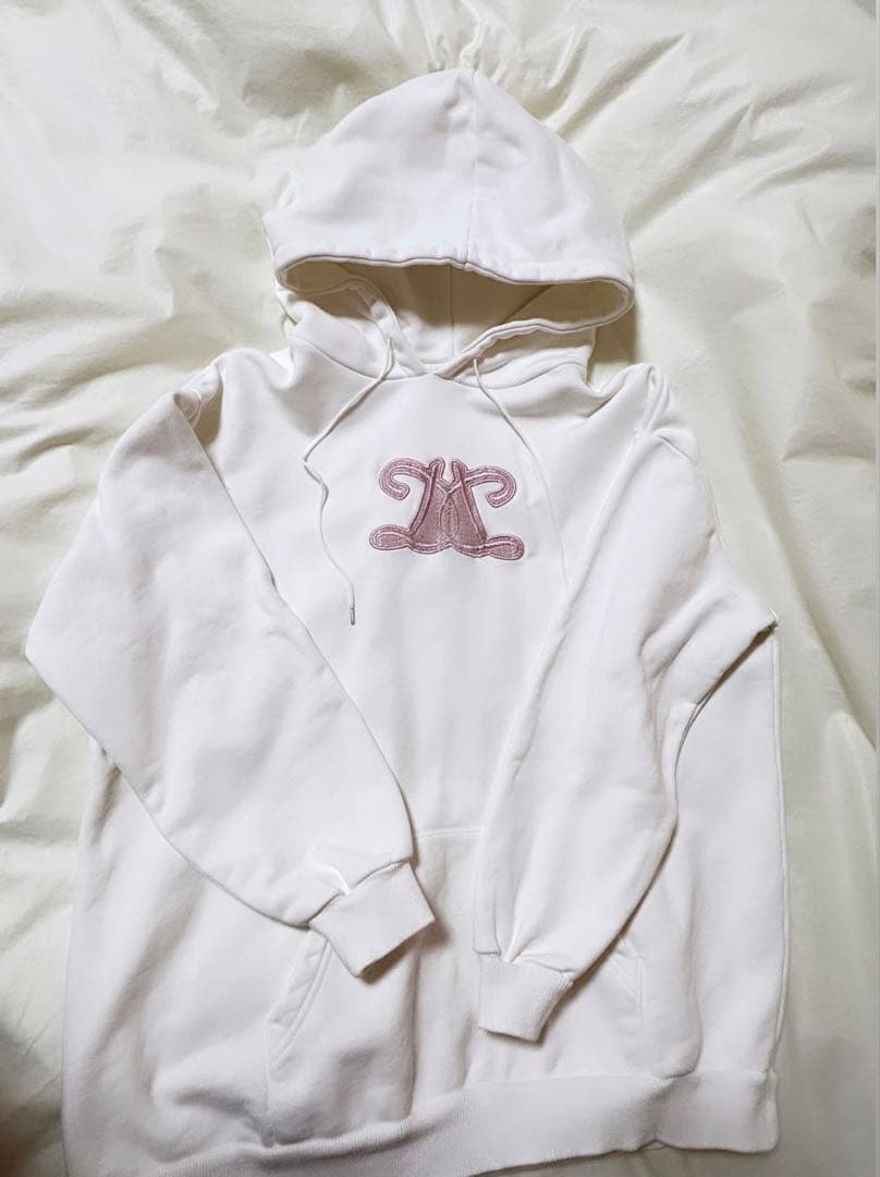 Darich ダーリッチ　レースアップリケロゴフーディ