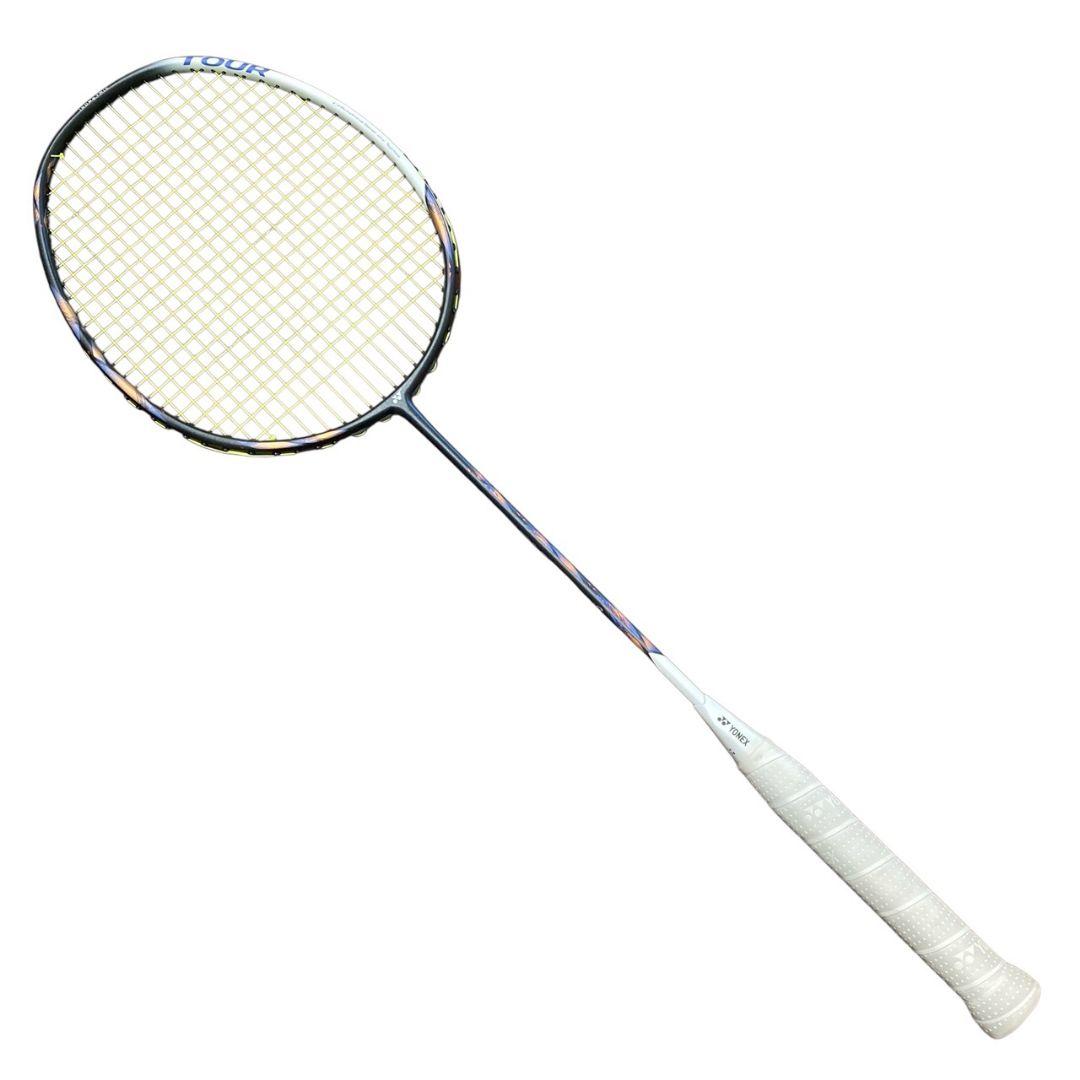 悠*ん様 O21521 バドミントンラケット ASTROX 77 TOUR