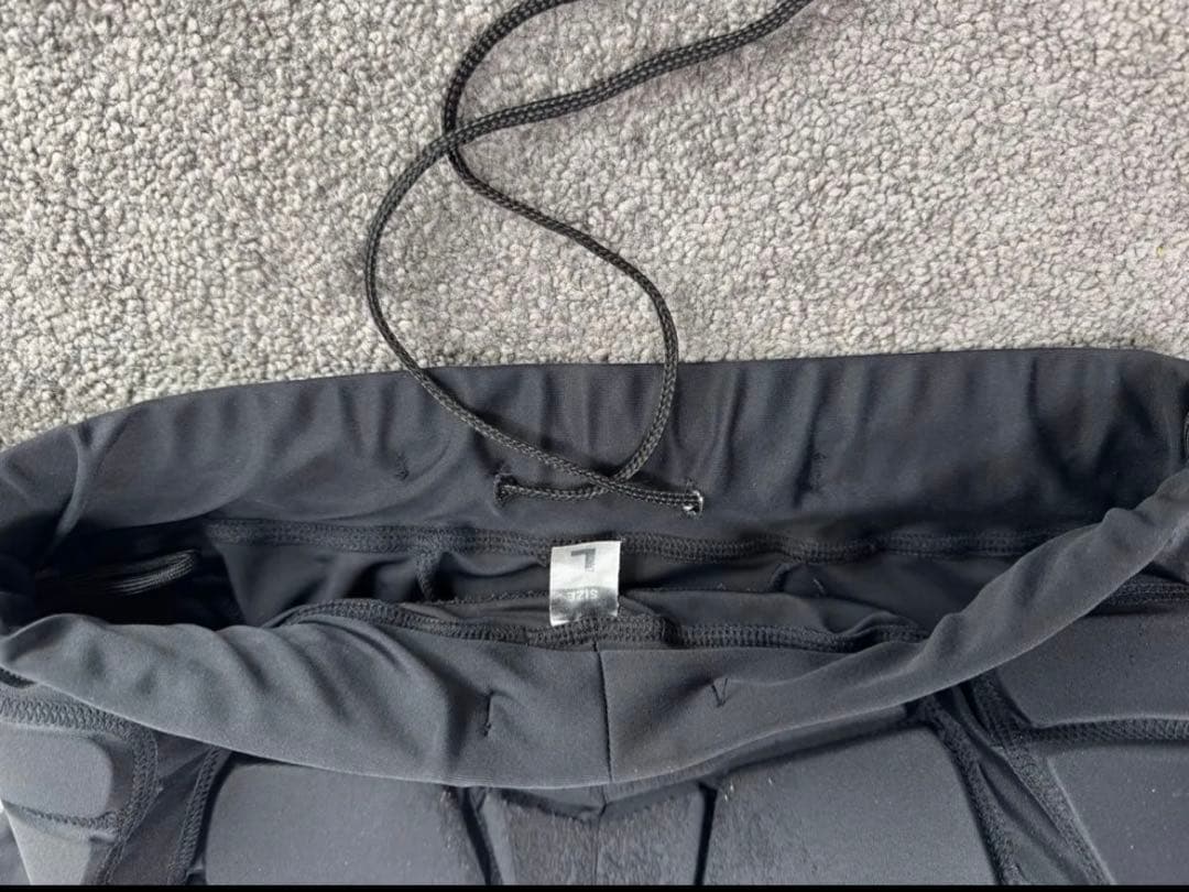 KARMA Xrd ヒップガード ブラック L