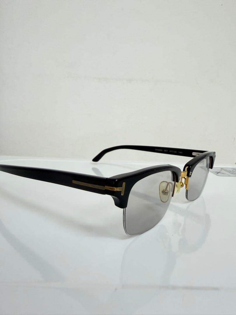 トムフォード TF5260 度なし ライトグレー　サングラス　度なし