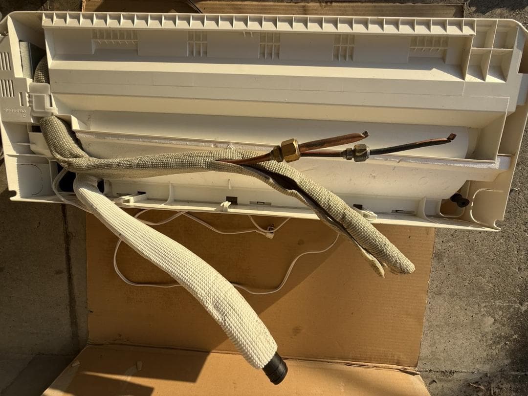 SHARP エアコン本体 ホワイト リモコン付き