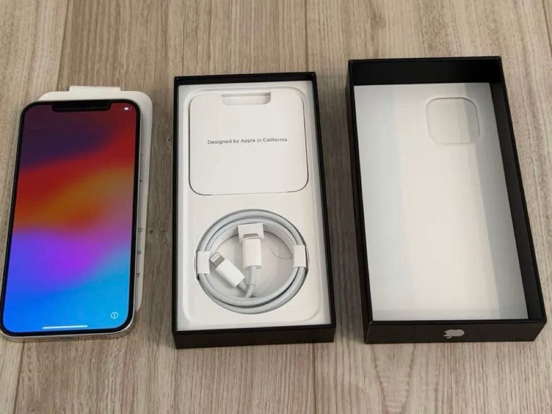 iPhone12 Pro シルバー(付属品全てあり、ケース•フィルム付き)