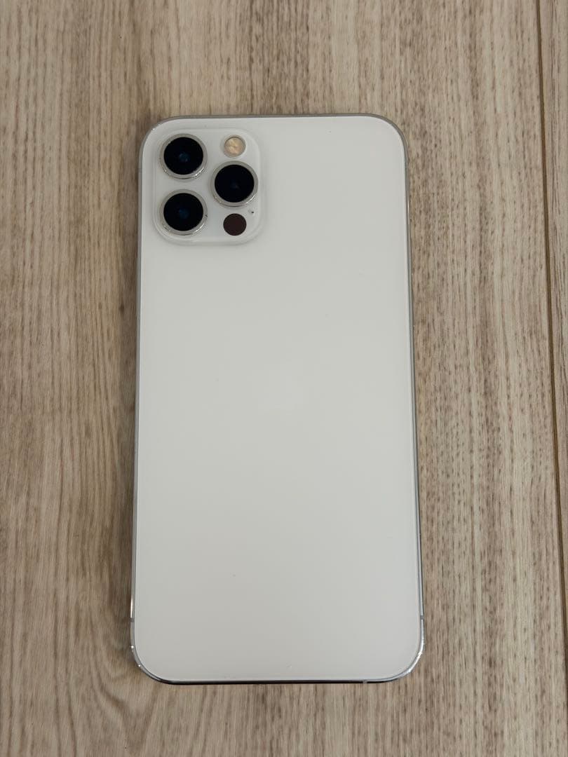 iPhone12 Pro シルバー(付属品全てあり、ケース•フィルム付き)
