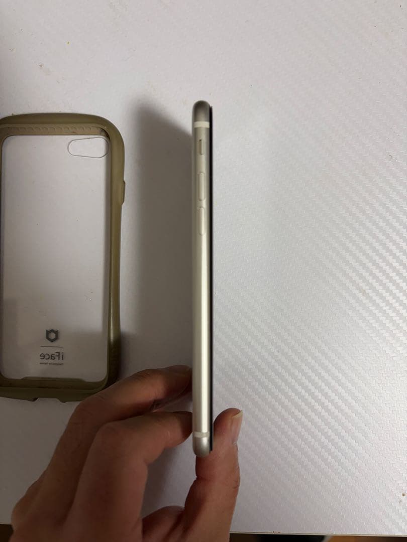 【若干値下げ】Apple iPhone SE 第3世代　64GB