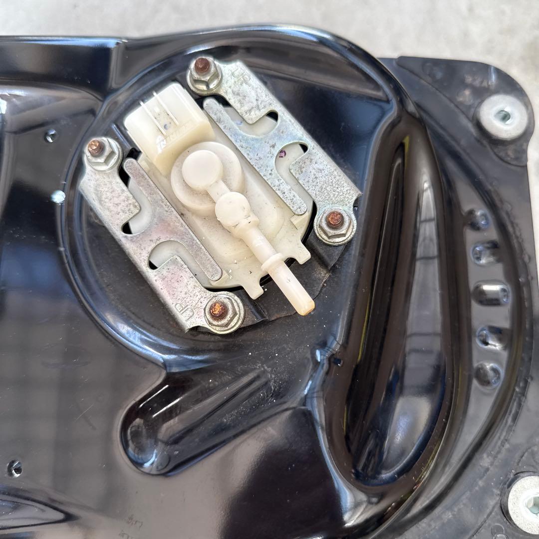 PCX KF18燃料タンク 8500キロから取り外しjf28jf56にも。