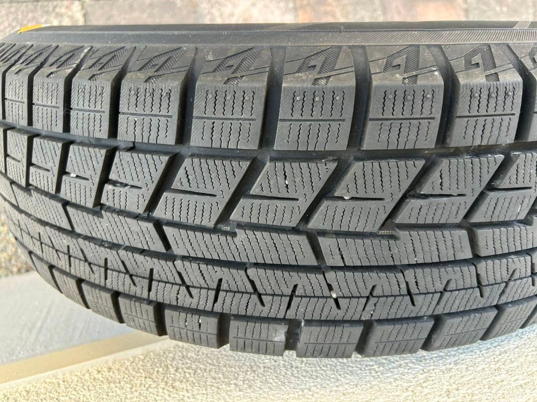 ２３製スタッドレスタイヤ４本バリ溝！195/65/15