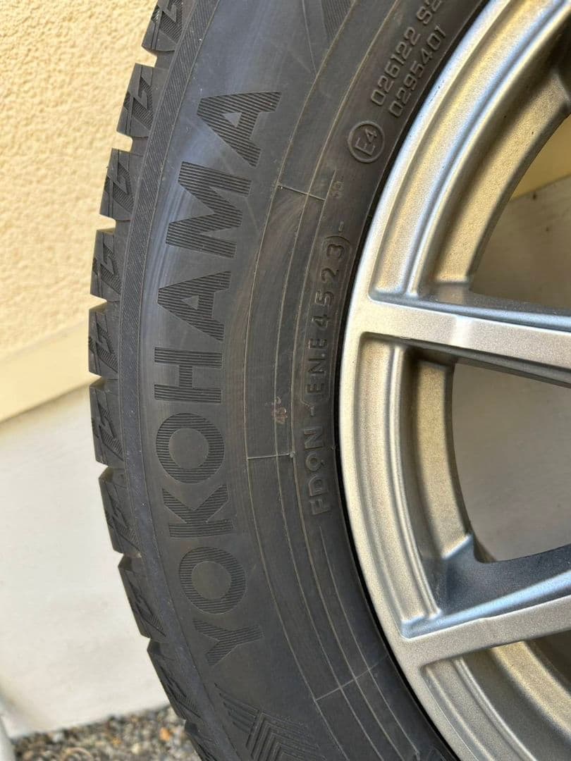 ２３製スタッドレスタイヤ４本バリ溝！195/65/15