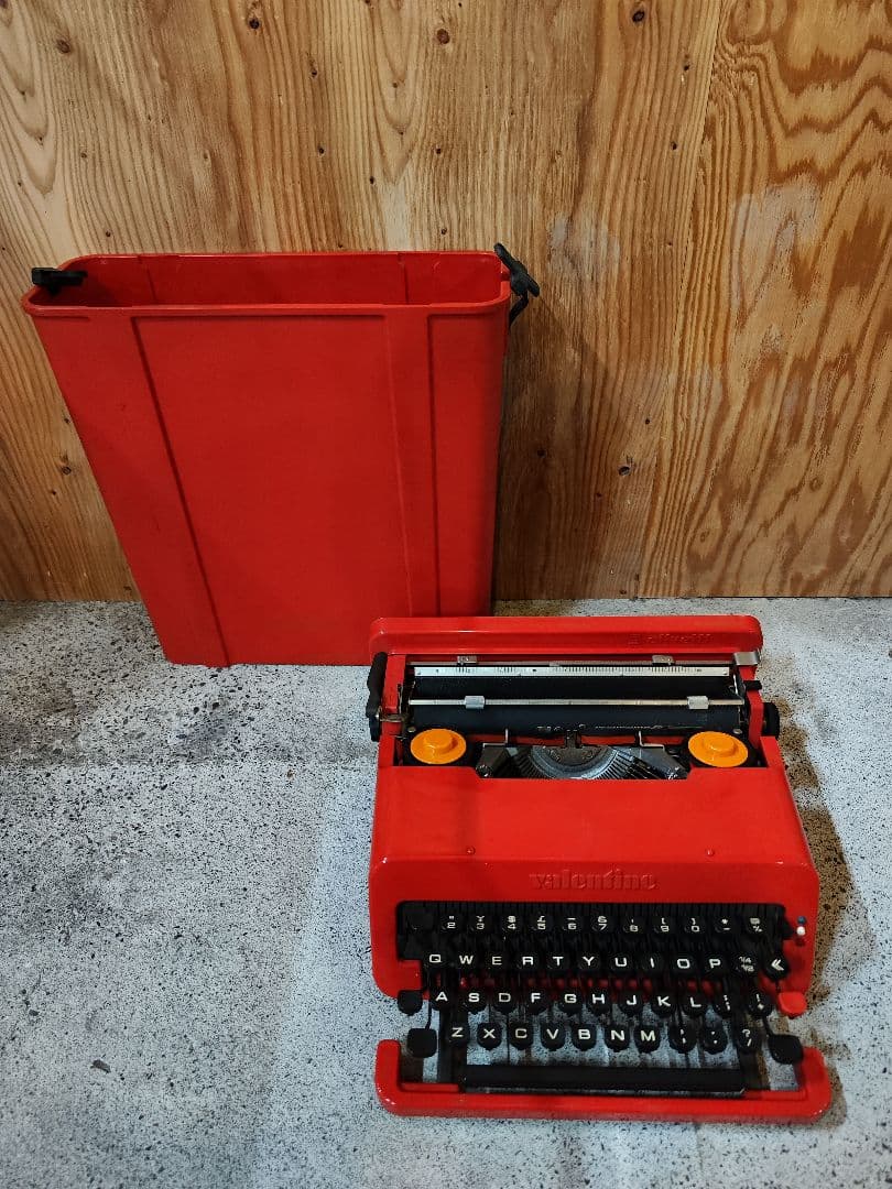 オリベッティ　タイプライター