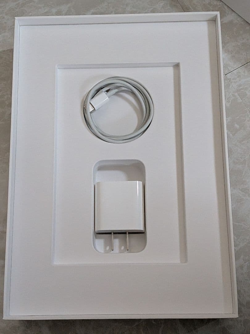 iPad 第9世代 シルバー 64GB