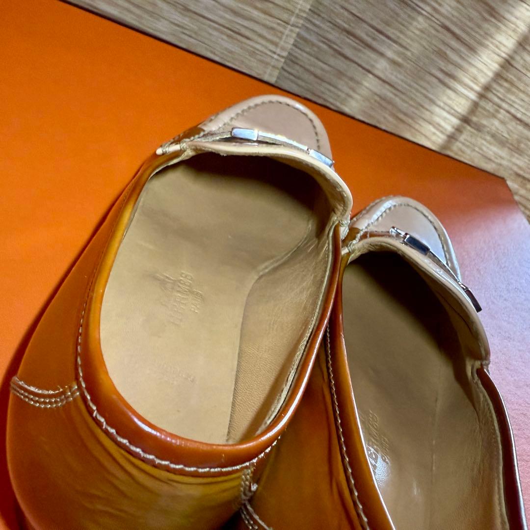 HERMES ベージュ・ブラウン ローファー